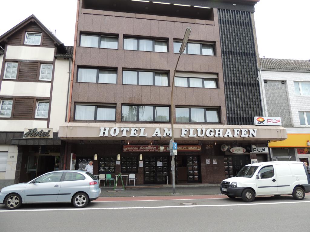 Book a cheap room in Hotel Am Flughafen